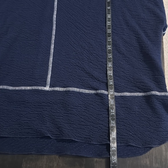Sno Skins Navy White Contrast Stitching Textured Top Oversized Size Large - Picture 6 of 6